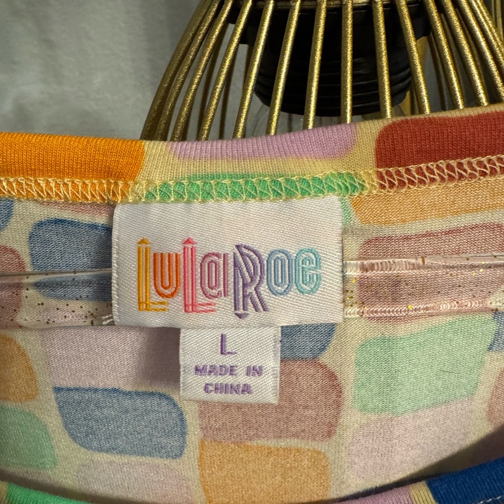 🟣 LuLaRoe Multicolor Abstract Pattern Top - Picture 2 of 6